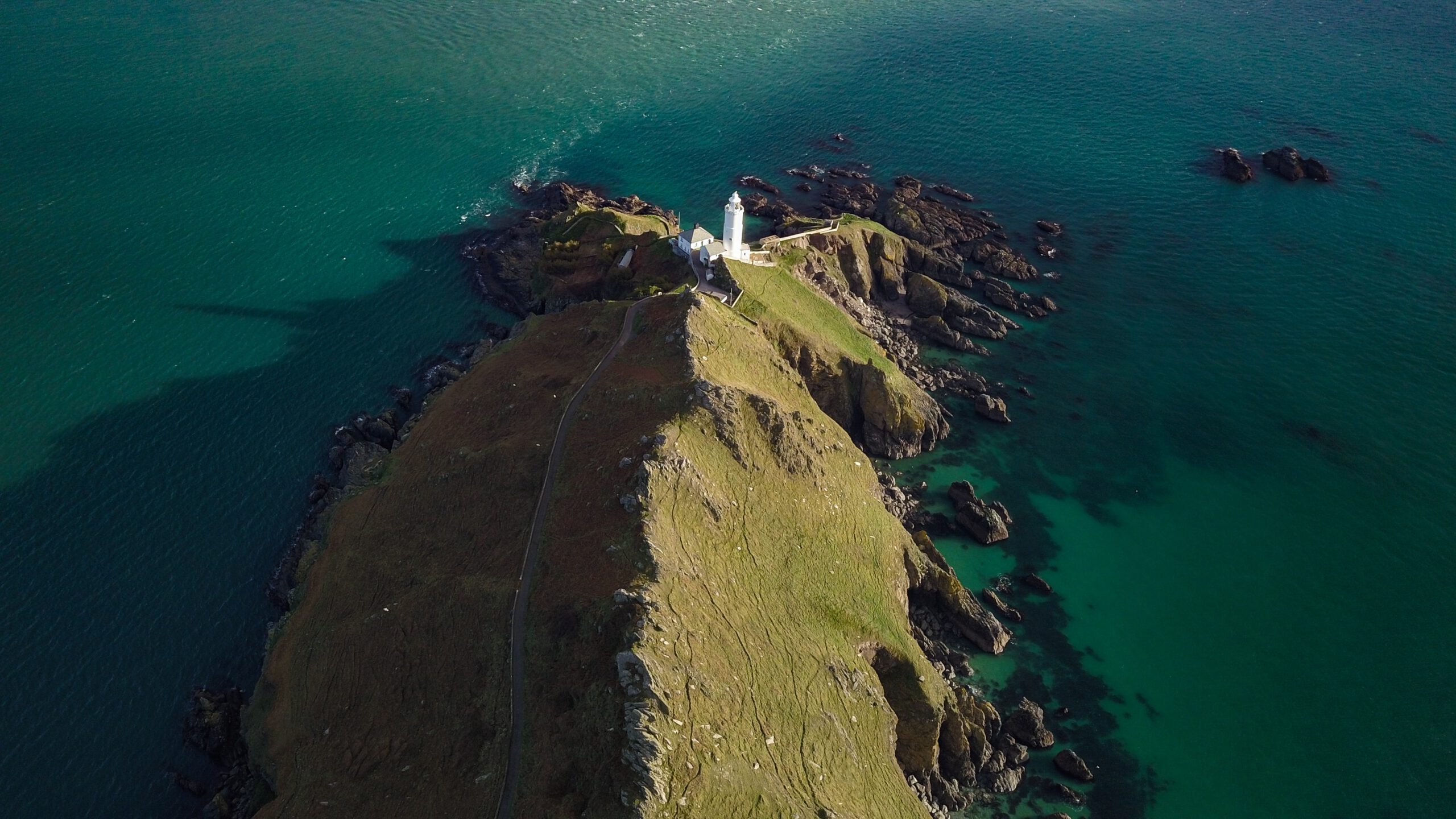 Engeland-dartmouth-landschap-lighthouse-rotsen