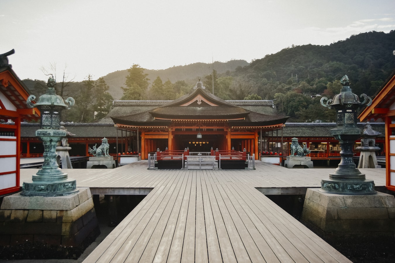 Japan-hiroshima-architectuur-tempel