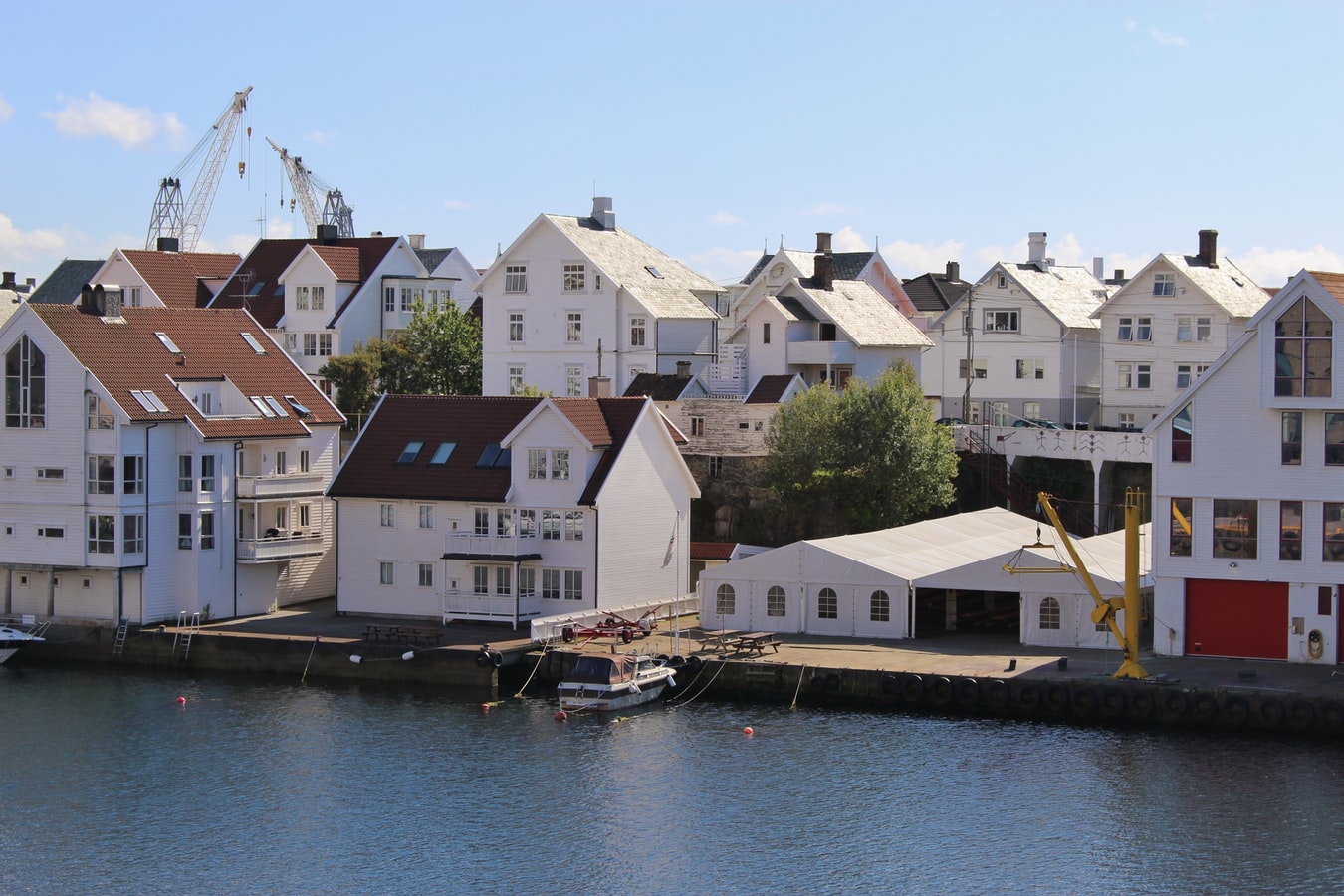 Noorwegen-haugesund-huizen-kade
