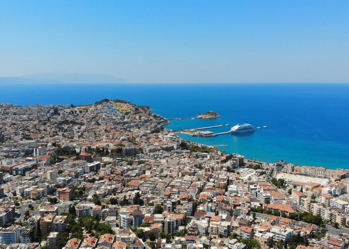 Turkije-Kusadasi-cruise-haven-uitzicht stad