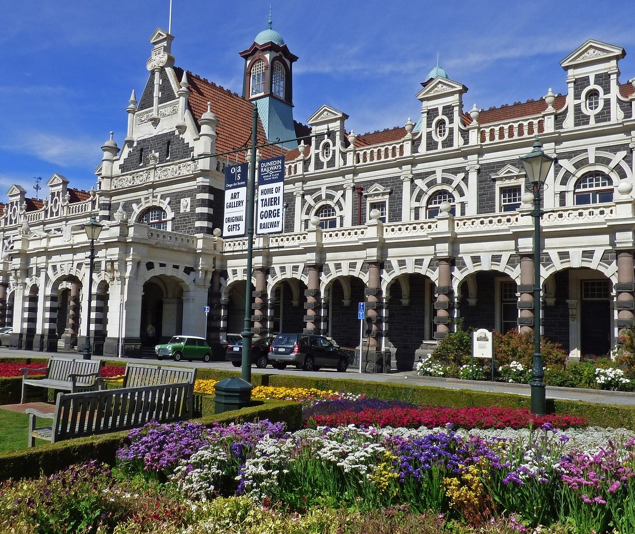 nieuw zeeland-Dunedin-spoorweg-station-bloemen-gebouw