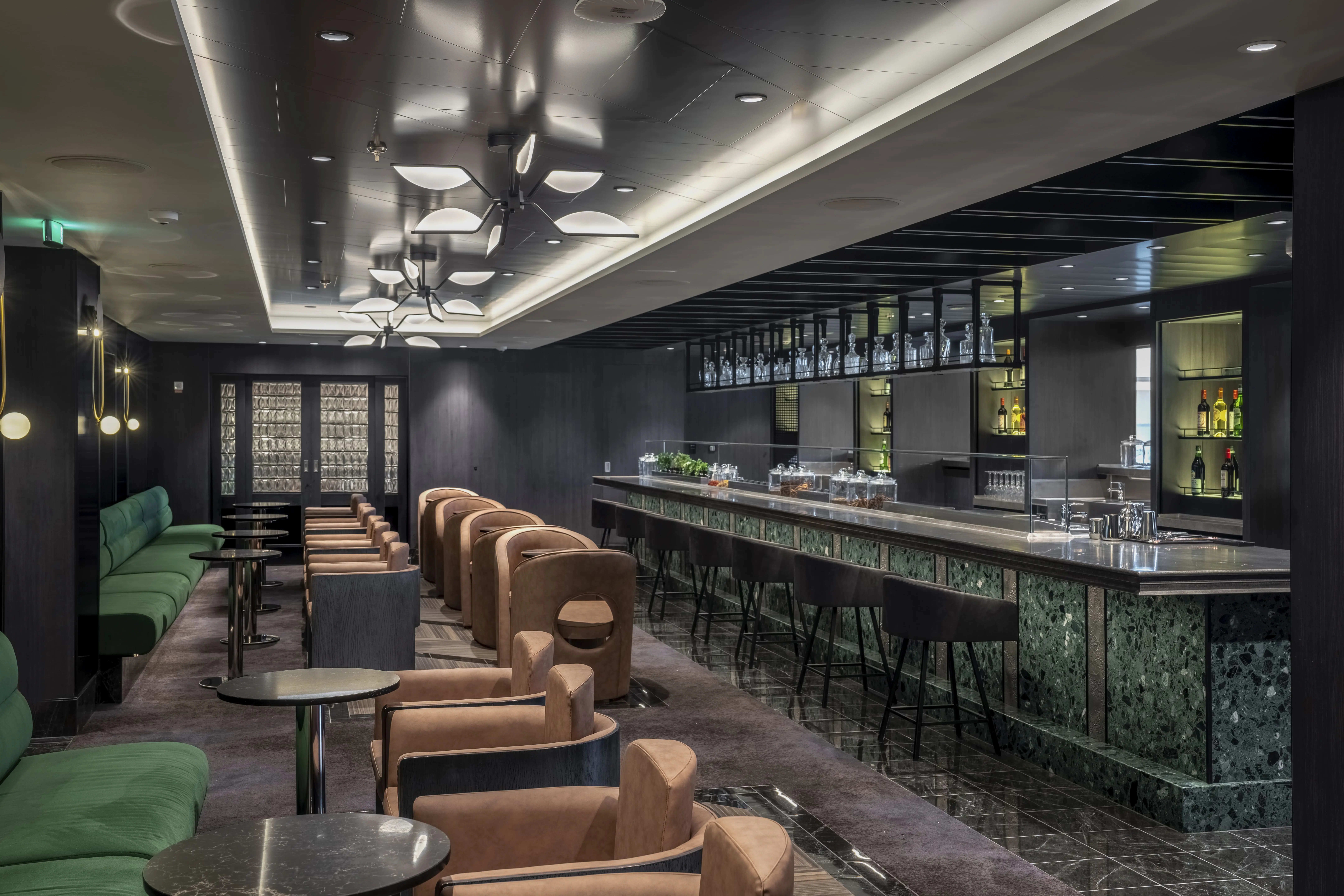 Verwen uw smaakpapillen door te genieten van de diverse restaurants aan boord MSC World Europa.