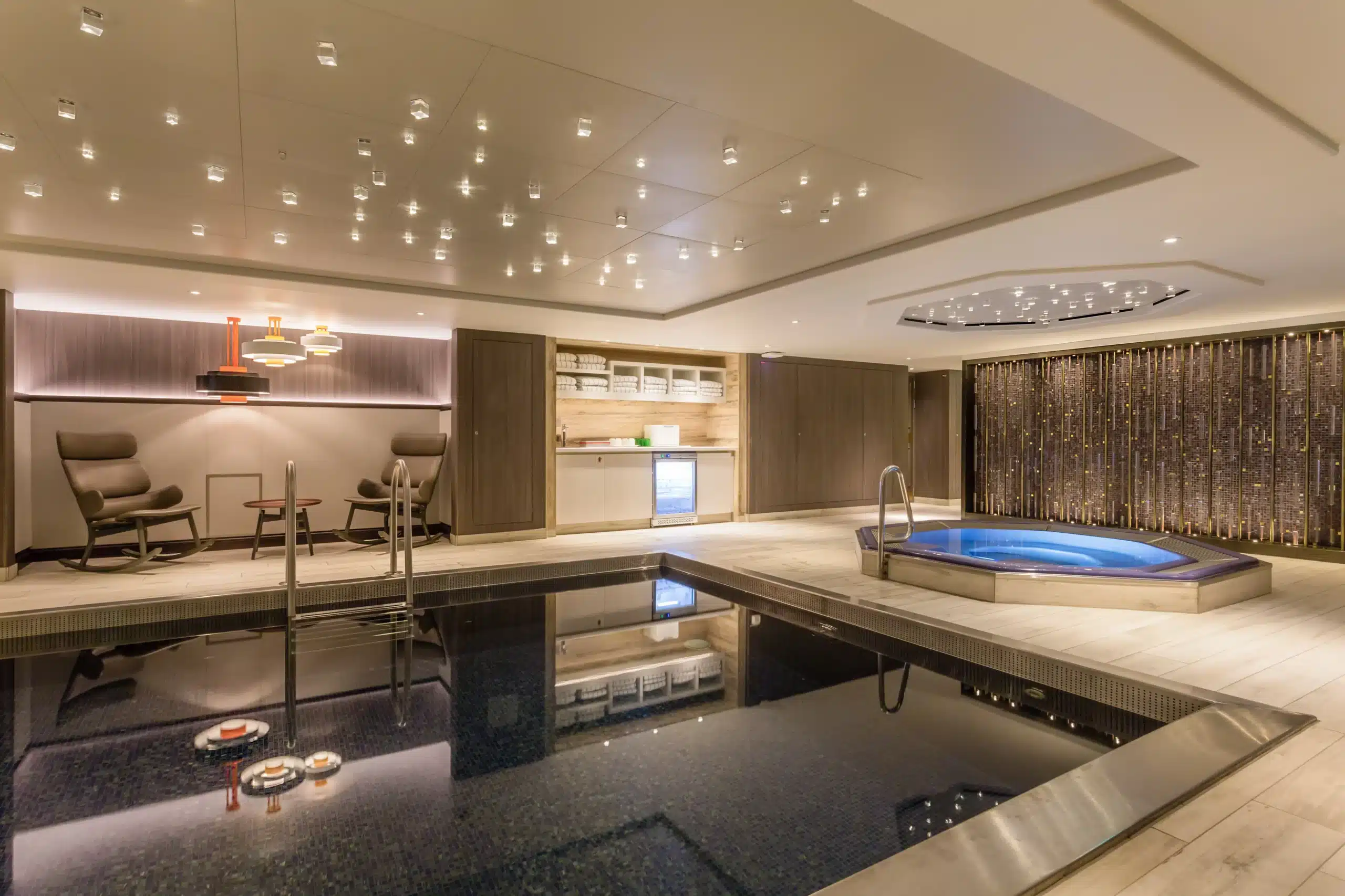 Ontdek de spa en het zwembad aan boord van Riverside Mozart.