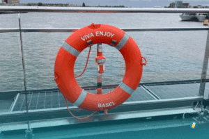 Viva cruises dek
