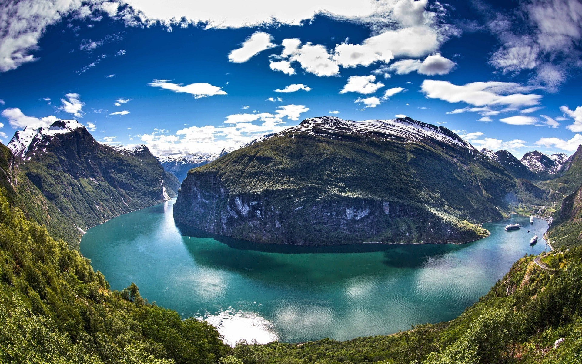 Indrukwekkend landschap van de Noorse fjorden